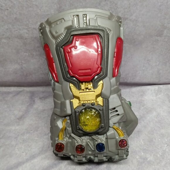 Marvel Avengers: Endgame Electronic Thanos Infinity Gauntlet Fist Hasbro - Picture 1 of 4